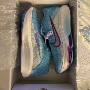 Men’s Size 10.5 Nike GT Hustle 3 PB Paige Bueckers Women's Size 12 Basketball - Picture 1 of 9