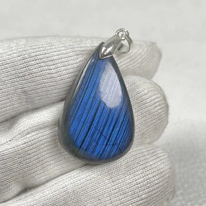 Ciondolo cabochon in labradorite con artiglio mobile n. 4741 - Foto 1 di 1