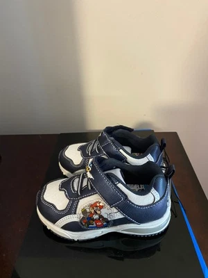 ZAPATILLAS LIGHT UP SUPER MARIO TALLA 8 NIÑOS PEQUEÑOS NUEVAS Foto 1 de 4