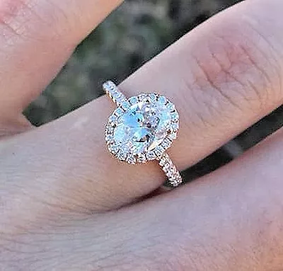 NUEVO ANILLO DE COMPROMISO CON HALO DE DIAMANTES DE CORTE OVALADO DE 1,75 quilates engaste en U E, VS2 GIA 14K Foto 1 de 4