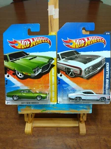 Hot Wheels '69 Ford Torino Talladega y '72 Torino Sport Muscle Cars Lote de 2 Nuevo en Paquete - Imagen 1 de 18