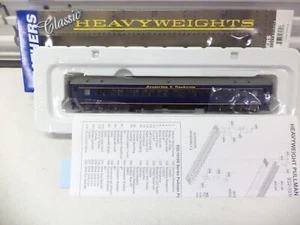 Walthers Ho 932-10124, HW Paired Window Coach, Louisville & Nashville - Picture 1 of 2