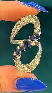 Anillo de cóctel llamativo de diamantes y zafiros azules naturales de oro blanco de 18 quilates de 2,56 quilates - Imagen 1 de 9