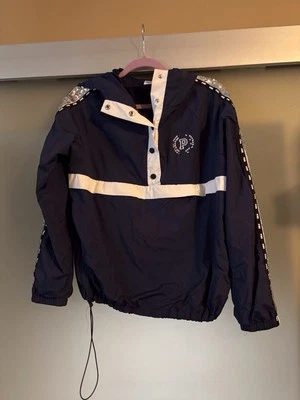 Chaqueta cortavientos Victoria Secret ROSA para mujer pequeña azul con lentejuelas plateadas  Foto 1 de 4