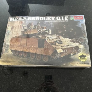 Academy M2A2 Bradley O.I.F. Kit modellino serbatoio non costruito NUOVO 1/35 #13205 - Foto 1 di 5