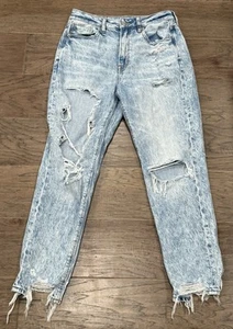 Women’s Size 6 American Eagle Ripped Light Wash Mom Jeans - Picture 1 of 10