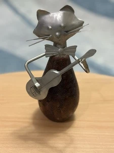 Katze Figur Holz und Metall Musiker Gitarrist 10" groß - Bild 1 von 7