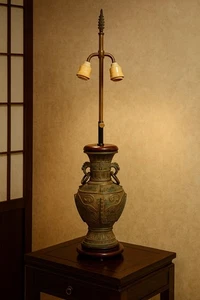 Vintage Chinese Bronze Archaistic Hu Vessel converted to a Table Lamp - Picture 1 of 13