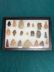 21 Authentic Native American Arrowheads, Blades & Drills with Case - Picture 1 of 19