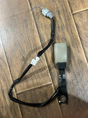 Toyota Tundra Passengers 2008-2019 (delantero derecho) hebilla de asiento (OEM) beige tostado Foto 1 de 4