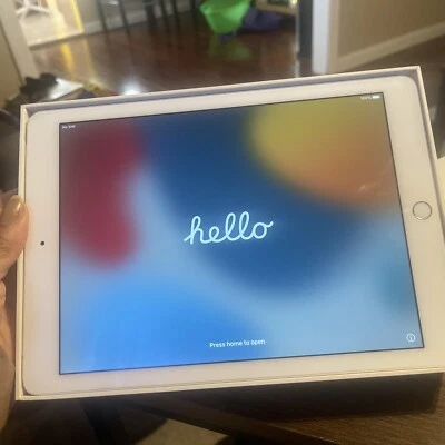 Apple iPad Air 2 16gb Space Gray 9.7in A1567 (Unlocked) - MINT CONDITION - Image 1 of 4