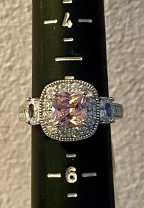 RSC Style #611 Rhodium funkelnder Zirkonia Ring mit rosa Stein - Größe 5 - Bild 1 von 5