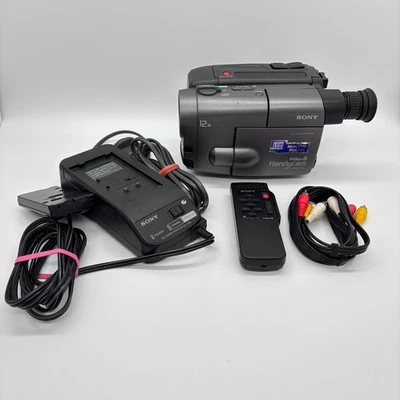Sony CCD-TRV30E PAL Video8 Tape Video Camera Handycam Transfer *READ* No Battery - Image 1 of 4