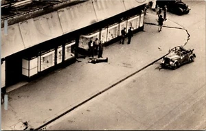 RPPC Rivoli German soldiers killed in rue de Rivoli Paris antique car wreck WWII - Picture 1 of 2