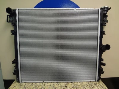 Jeep Wrangler JK 2012-2018 motor radiador de refrigeración Mopar nuevo OEM 68143886AA Foto 1 de 2