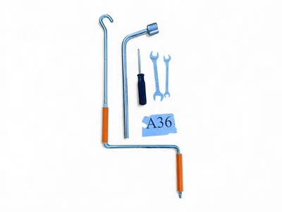 Juego de herramientas de rueda de repuesto Lexus IS300 2003 llave de tuerca destornillador OEM 903 #A36 Foto 1 de 3