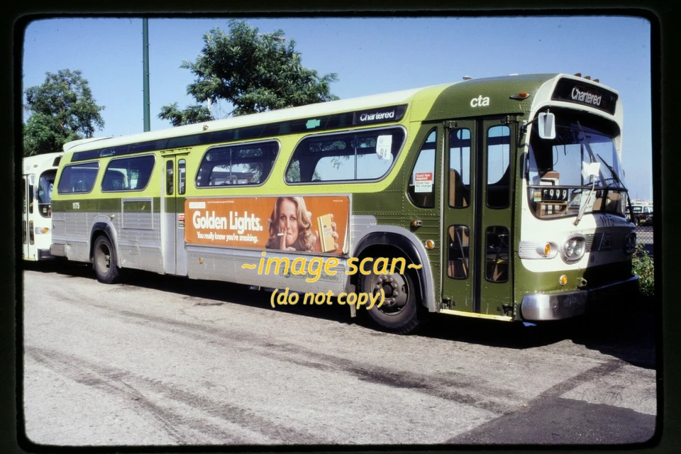 Autobús Chicago CTA en Soldier Field en 1980, Kodachrome Slide e25a Foto 1 de 1