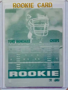 TONY GONZALEZ ROOKIE 1997 SCOREBOARD PLAYBOOK PRINTING PLATE KANSAS CITY CHIEFS - Bild 1 von 2