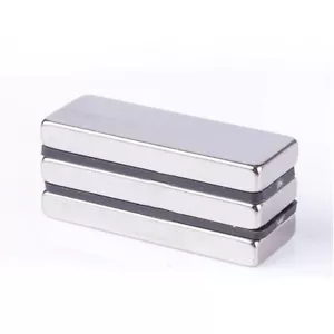 1/5/10/25pz 40 mm x 15 mm x 5 mm magneti blocco frigorifero terre rare N50 - Foto 1 di 3