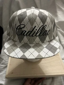 Cappello aderente Cadillac grigio/bianco Argyle taglia 7 3/4 - Foto 1 di 7