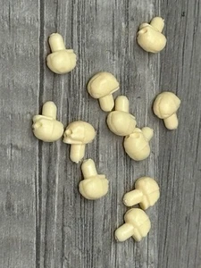 Hero Quest 1989 Small Skulls x 11 Vintage Replacement Parts - Picture 1 of 3