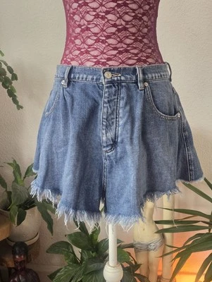Free People Harlie Denim Shorties W29 RRP £58 - Image 1 of 4