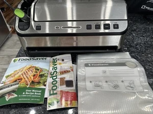 FoodSaver V4880 2-in-1 Vacuum Sealing System W Bags - Imagen 1 de 6