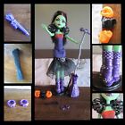 Monster High Casta Fierce Signature doll Purple Shoes Earrings Microphone STand 