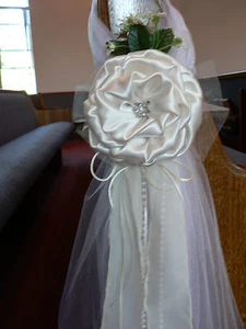 Set of 12 Wedding decor. Chair Bows Ivory Pew Bows, Arch deco Church Aisle decor - Picture 1 of 4
