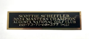 Scottie Scheffler 2024 Masters Typenschild für eine gerahmte Golf Scorekarte 1,5" x 8" - Bild 1 von 12