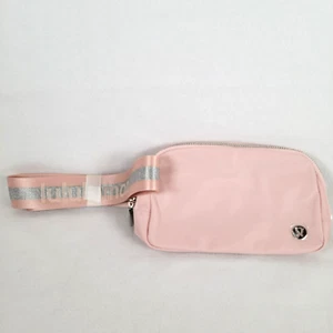 Lululemon Everywhere Gürteltasche Full Zip 1L rosa verstellbarer Riemen Wortmarke Pilates - Bild 1 von 9