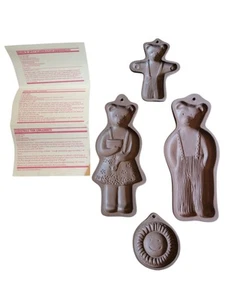 NEW Lot Of 4 Country Gear By Hartstone Cookie Molds Bear Family And Sun + Recipe - Picture 1 of 7