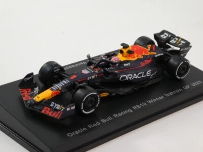 Spark Red Bull Oracle RB19 #1 Max Verstappen World Champion 2023 1/64 Y287 - Immagine 1 di 3