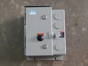 Arranque de motor Cutler-Hammer ECN0502AAA 18 AMP - Imagen 1 de 5