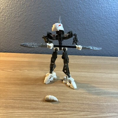 LEGO Bionicle White Rahkshi  KURAHK  8588 100% complete set - Image 1 of 4