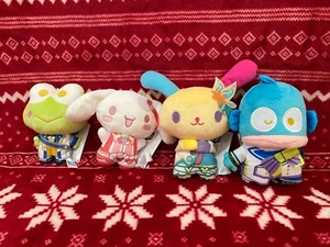 Proyecto Sekai Wonderlands X Showtime Personajes Sanrio Disfraz Peluche Paquete - Imagen 1 de 2