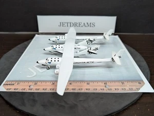 1/200 NAVE MADRE GALATTICA VERGINE E ASTRONAVE ANNI 10 COLORI N348MS N339SS JC WINGS - Foto 1 di 13