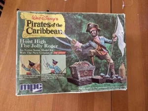 MPC Pirates Of The Caribbean Hoist High The Jolly Roger 1-5002 1972 Version - Picture 1 of 8