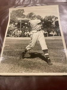 Alvin Al Dark New Boston Braves Shortstop Works Out Press Photo - Picture 1 of 2
