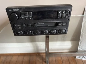 Radio casete AM/FM Ford Ranger Explorer 1995-1997 OEM F57F-19B165-CG con cables - Imagen 1 de 7