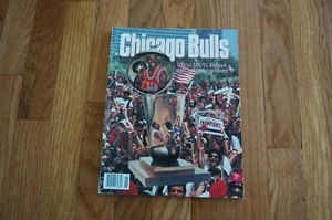 1991-92 Chicago Bulls Basketball Yearbook - Michael Jordan Cover - Picture 1 of 2