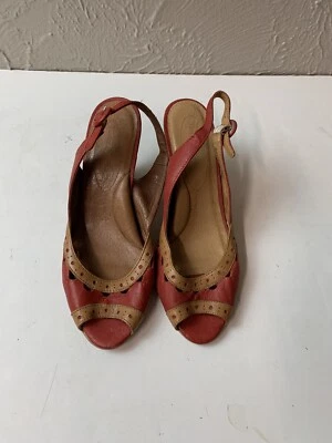 Next Heavenly Suelas Cuero Rojo y Tostado Talla 6 (39) Eslinga Trasera Peep-toe Tacones 3” Foto 1 de 4