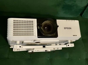 Epson PowerLite L610U Wireless 3LCD Laser Projector 6000 Lumens - Picture 1 of 7