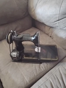 SINGER FEATHERWEIGHT SEWING MACHINE 221 Portible Case 1940s 50s Rare Vintage - Picture 1 of 13