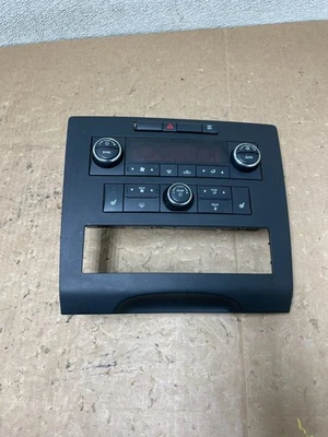 2009 2010 2011 Volkswagen Routan Ac Heater Climate Control p55111964aa v5067 DG - Image 1 of 4
