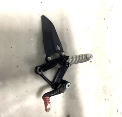 07-13 DUCATI 848 1098 1198 LEFT SIDE REARSET REAR SET SHIFT FOOT REST PEG OEM - Image 1 of 3