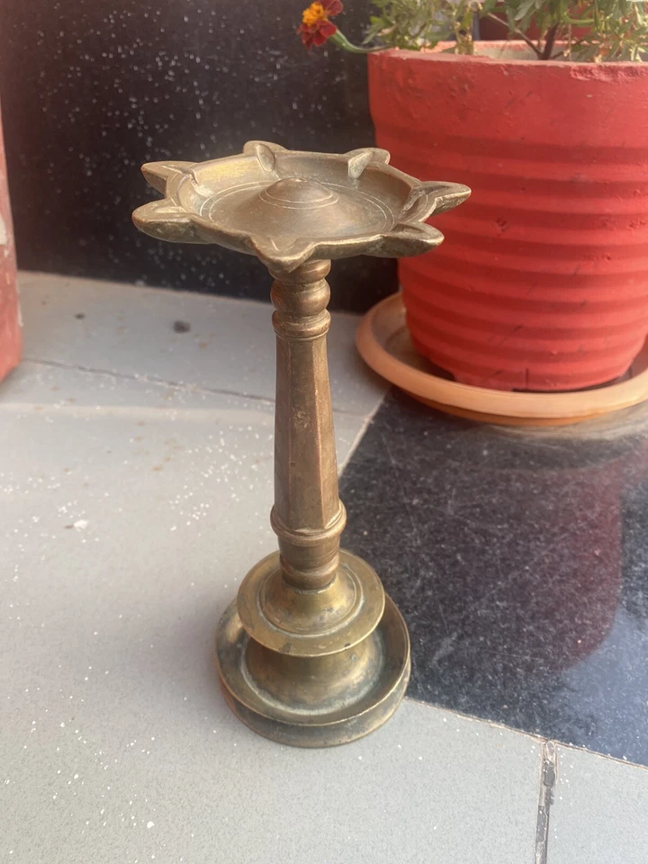 Antique Cast Bronze Hand Carved Fine Hindu Temple Oil Lamp Deepak Samai Jyot - Image 1 of 4