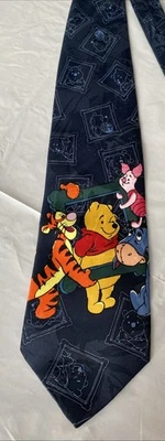 Corbata de colección Winnie The Pooh Tigger Piglet Eeyore cuello Foto 1 de 3