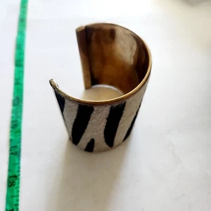 Exotic Chunky Wide Gold Metal Brass Zebra Animal Fur Print Leather Cuff Bracelet - Picture 1 of 2