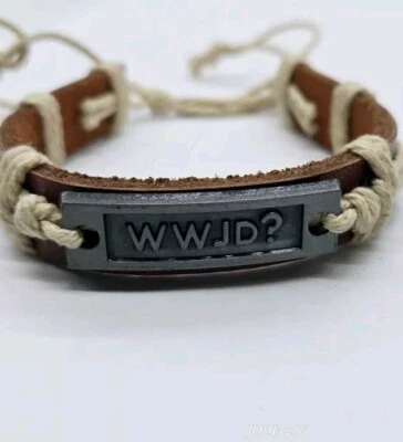 WWJD? Pulseira inspiradora de couro e metal com cordão feita à mão 8" - Imagem 1 de 4